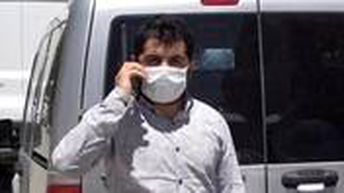 Maske cezası kesilen vatandaş, telefonda konuştuğu arkadaşına kızdı