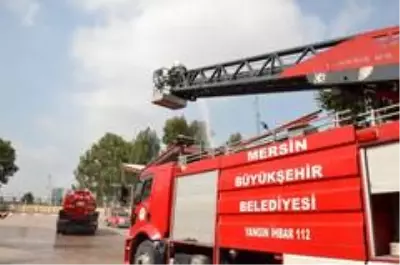 Mersin itfaiyesi, hayat kurtarmaya devam ediyor Mersin itfaiyesi, hayat kurtarmaya devam ediyor