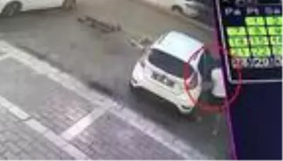 Sevgilisinin eski erkek arkadaşını bıçakladı, polisi tüfekle yaraladı Sevgilisinin eski erkek arkadaşını bıçakladı, polisi tüfekle yaraladı