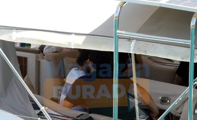 Sevgilisiyle sarmaş dolaş yakalanan Çağatay Ulusoy, aldığı kilolarla şaşkına çevirdi