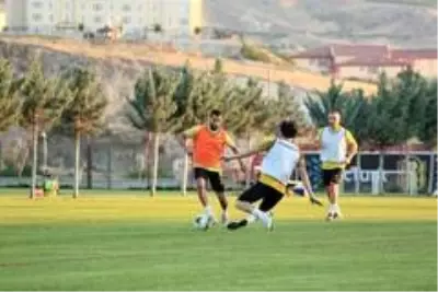 Son Dakika | Yeni Malatyaspor'da Fenerbahçe mesaisi sürüyor Son Dakika | Yeni Malatyaspor'da Fenerbahçe mesaisi sürüyor