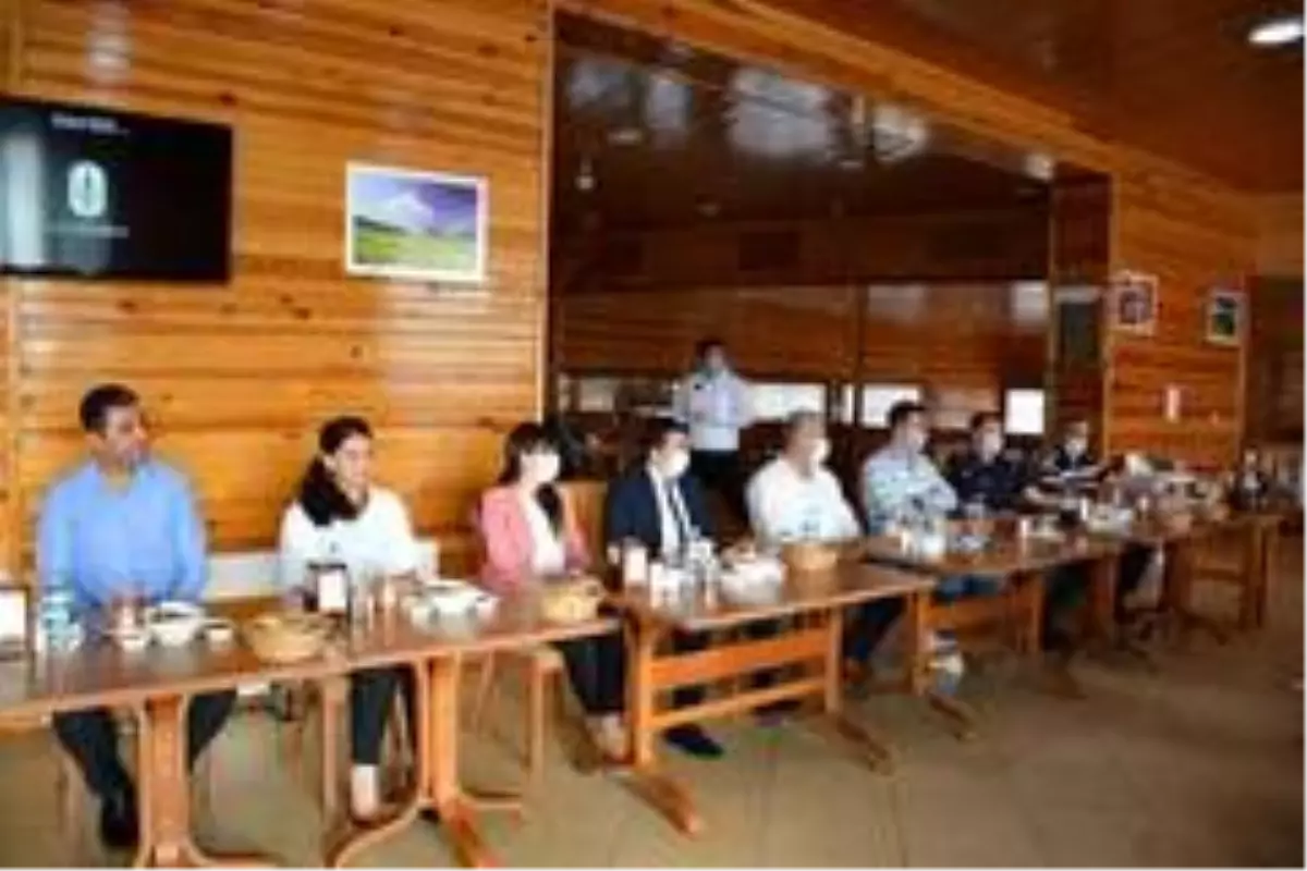Yenice İlçe Jandarma Komutanına veda yemeği yapıldı