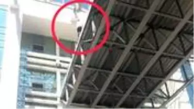 Adliyede eşinin boşanma davası açtığını öğrenen kadın, intihar girişiminde bulundu Adliyede eşinin boşanma davası açtığını öğrenen kadın, intihar girişiminde bulundu