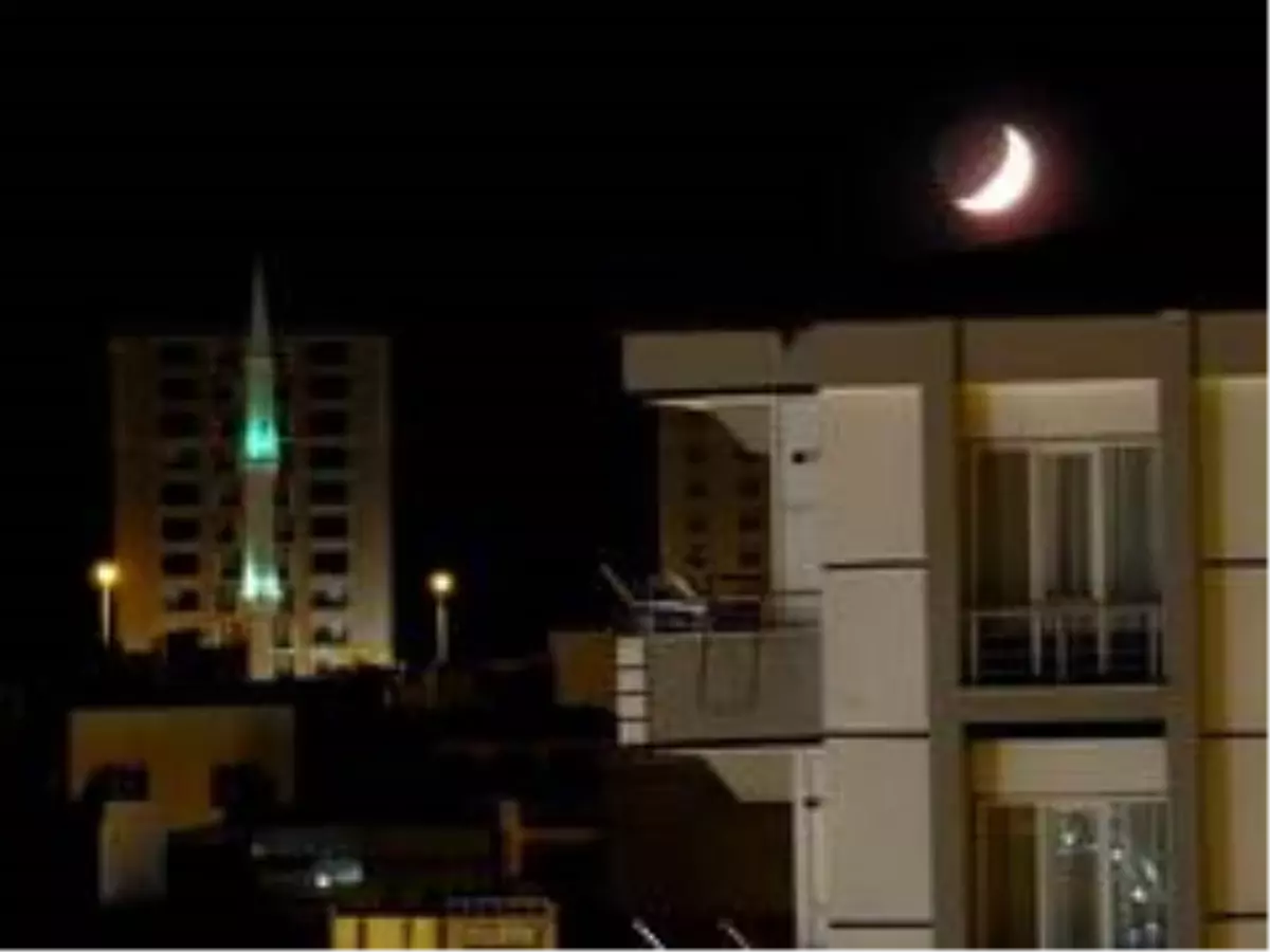 Ayın �Hilal� hali hayran bıraktı Haber