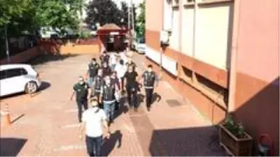 Bartın'da uyuşturucu tacirlerine operasyon: 5 tutuklama Bartın'da uyuşturucu tacirlerine operasyon: 5 tutuklama