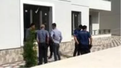 Apartmanın 9. katından düşen cam balkon ustası hayatını kaybetti Apartmanın 9. katından düşen cam balkon ustası hayatını kaybetti
