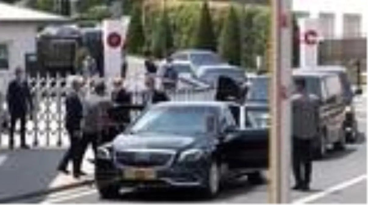 Cumhurbaşkanı Erdoğan Cuma namazı kılmaz için Kerem Aydınlar Camisii'ne geldi