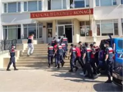 Denizli'deki canlı bahis operasyonunda gözaltına alınan 7 şüpheli serbest kaldı Denizli'deki canlı bahis operasyonunda gözaltına alınan 7 şüpheli serbest kaldı