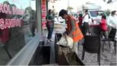 Esenyurt'ta selde zarar gören çiçeklerin yerine yenisi dikildi Esenyurt'ta selde zarar gören çiçeklerin yerine yenisi dikildi
