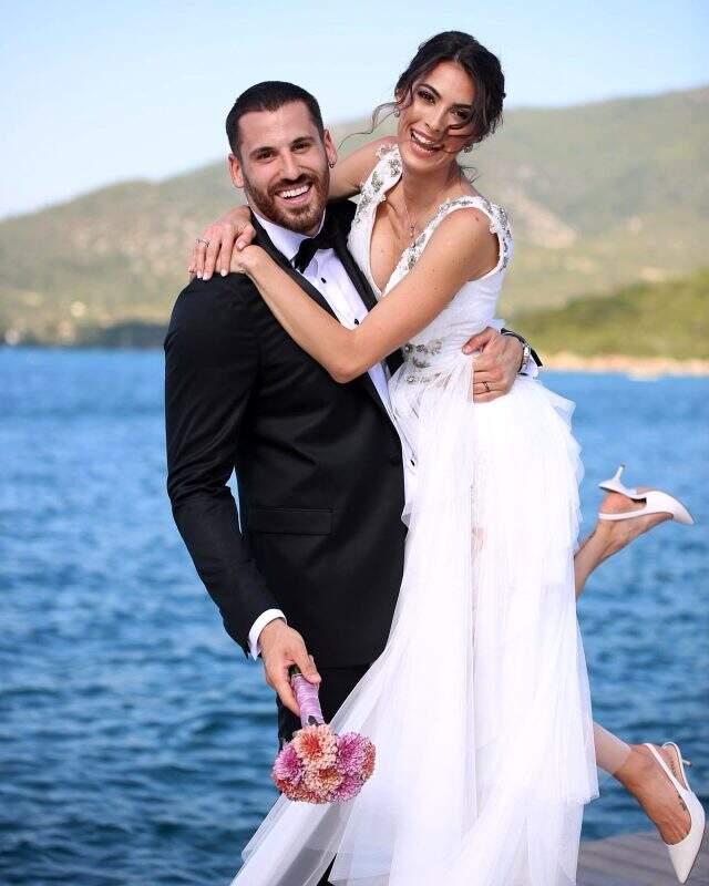 Ezgi Avcı ve basketbolcu Nemanja Djurisic evlendi Ezgi Avcı ve basketbolcu Nemanja Djurisic evlendi