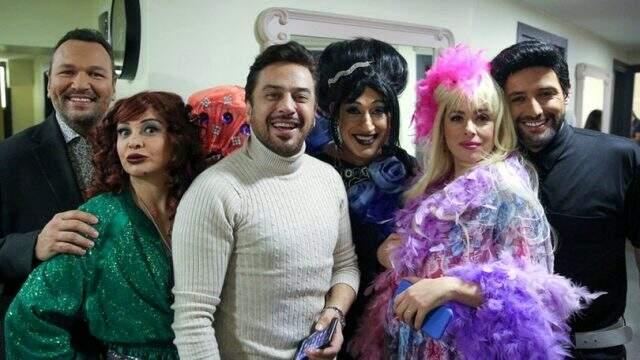 Güldür Güldür Show'da yaprak dökümü! Sinan Çalışkanoğlu'ndan sonra Evrim Akın ve Emre Altuğ da ayrıldı Güldür Güldür Show'da yaprak dökümü! Sinan Çalışkanoğlu'ndan sonra Evrim Akın ve Emre Altuğ da ayrıldı