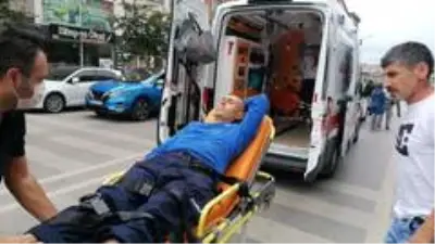Hafif ticari aracın çarptığı yaya yaralandı Hafif ticari aracın çarptığı yaya yaralandı