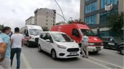 Hafif ticari aracın çarptığı yaya yaralandı Hafif ticari aracın çarptığı yaya yaralandı