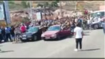 - Lübnan ordusu protestocuların kapattığı yolları yeniden açtı - Lübnan ordusu protestocuların kapattığı yolları yeniden açtı