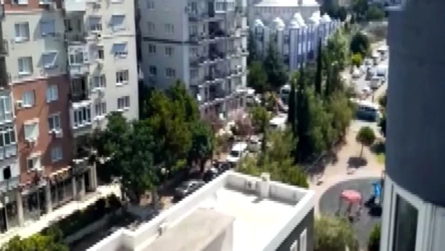 Manisa'da meydana gelen ve İstanbul'da da hissedilen deprem anı kamerada!