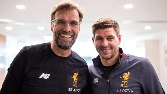 Premier Lig'de şampiyonluk yaşayan ilk Alman teknik adam olan Klopp, zafer sonrası göz yaşlarını tutamadı Premier Lig'de şampiyonluk yaşayan ilk Alman teknik adam olan Klopp, zafer sonrası göz yaşlarını tutamadı