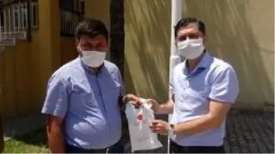 Sındırgı'da 65 yaş üstüne maske ve kolonyalar ulaştırıldı