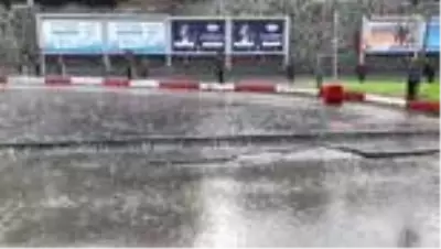 Şişli'de yağmur etkili oldu Şişli'de yağmur etkili oldu