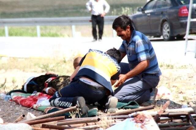 Son dakika: Konya'da tarım işçilerini taşıyan minibüs tırla çarpıştı, 6 kişi hayatını kaybetti Son dakika: Konya'da tarım işçilerini taşıyan minibüs tırla çarpıştı, 6 kişi hayatını kaybetti