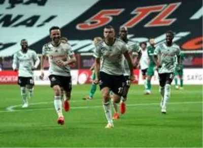 Süper Lig: Beşiktaş: 2 İ.H. Konyaspor: 0 (İlk yarı) Süper Lig: Beşiktaş: 2 İ.H. Konyaspor: 0 (İlk yarı)