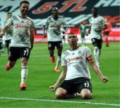 Süper Lig: Beşiktaş: 2 İ.H. Konyaspor: 0 (İlk yarı) Süper Lig: Beşiktaş: 2 İ.H. Konyaspor: 0 (İlk yarı)