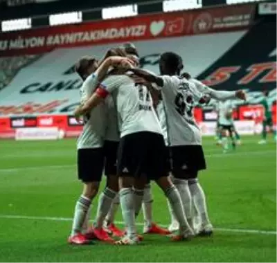 Süper Lig: Beşiktaş: 2 İ.H. Konyaspor: 0 (İlk yarı) Süper Lig: Beşiktaş: 2 İ.H. Konyaspor: 0 (İlk yarı)