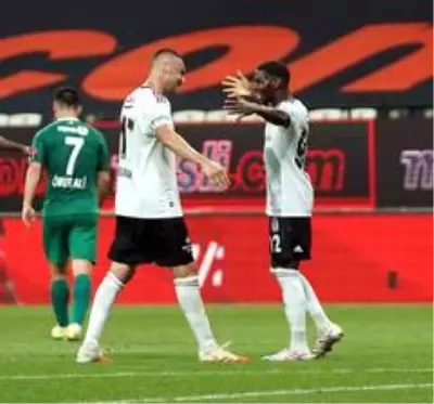 Süper Lig: Beşiktaş: 2 İ.H. Konyaspor: 0 (İlk yarı) Süper Lig: Beşiktaş: 2 İ.H. Konyaspor: 0 (İlk yarı)