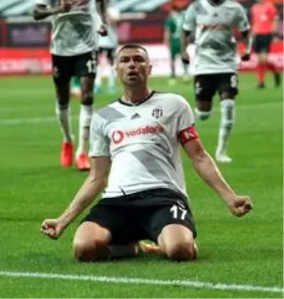 Süper Lig: Beşiktaş: 2 İ.H. Konyaspor: 0 (İlk yarı) Süper Lig: Beşiktaş: 2 İ.H. Konyaspor: 0 (İlk yarı)