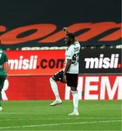 Süper Lig: Beşiktaş: 2 İ.H. Konyaspor: 0 (İlk yarı) Süper Lig: Beşiktaş: 2 İ.H. Konyaspor: 0 (İlk yarı)