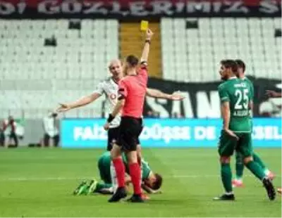 Süper Lig: Beşiktaş: 2 İ.H. Konyaspor: 0 (İlk yarı) Süper Lig: Beşiktaş: 2 İ.H. Konyaspor: 0 (İlk yarı)