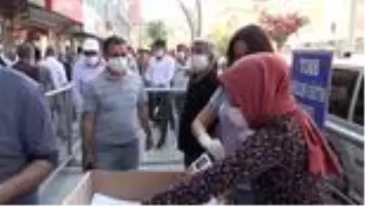 3 bin kişiye ücretsiz maske dağıtıldı 3 bin kişiye ücretsiz maske dağıtıldı