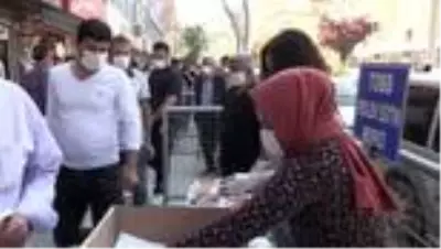 3 bin kişiye ücretsiz maske dağıtıldı 3 bin kişiye ücretsiz maske dağıtıldı