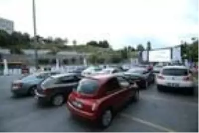 Açık havada arabalı sinema keyfi Açık havada arabalı sinema keyfi