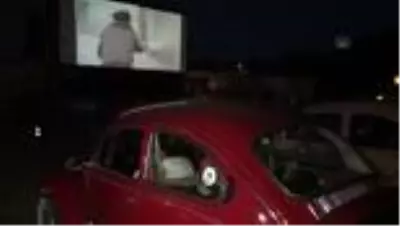 Son Dakika: Arabalı Sinema Gecesi ile sinema keyfi arabalara taşındı