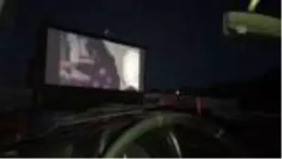 Son Dakika: Arabalı Sinema Gecesi ile sinema keyfi arabalara taşındı