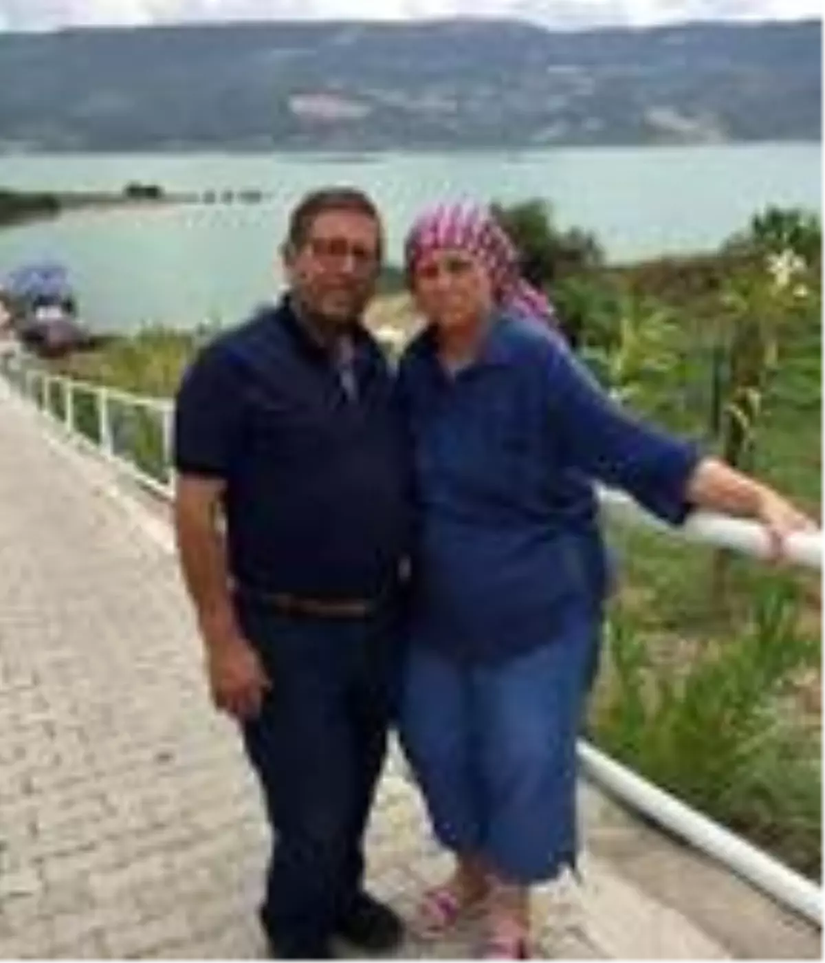 Geçen yıl önce ölen eşinin mezarı başında intihar etti