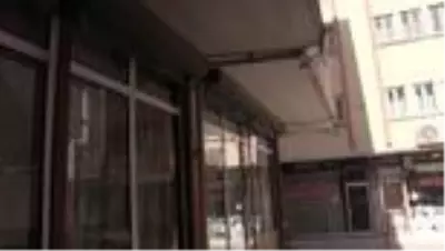 Son dakika haber! İş yerinin kepengine sıkışan ebabili itfaiye kurtardı - KAHRAMANMARAŞ Son dakika haber! İş yerinin kepengine sıkışan ebabili itfaiye kurtardı - KAHRAMANMARAŞ