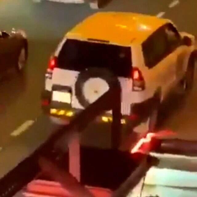 İsrail'de BM aracının içinde cinsel ilişki skandalı patlak verdi İsrail'de BM aracının içinde cinsel ilişki skandalı patlak verdi