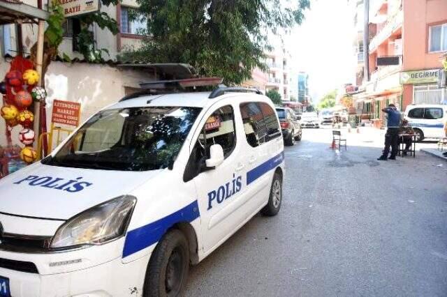 İzmir'de silahlı çatışma: 5 yaralı İzmir'de silahlı çatışma: 5 yaralı