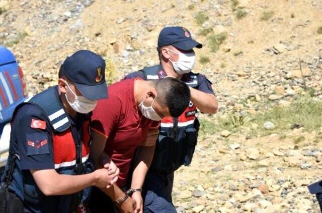 Kayıp olarak aranan genci, arkadaşlarının öldürdüğü ortaya çıktı Kayıp olarak aranan genci, arkadaşlarının öldürdüğü ortaya çıktı