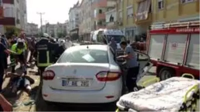 Ortalığın savaş alanına döndüğü kazada 7 kişi yaralandı Ortalığın savaş alanına döndüğü kazada 7 kişi yaralandı