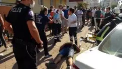 Ortalığın savaş alanına döndüğü kazada 7 kişi yaralandı Ortalığın savaş alanına döndüğü kazada 7 kişi yaralandı