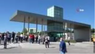 Uşak'ta 10 bin 540 öğrencinin TYT heyecanı başladı Uşak'ta 10 bin 540 öğrencinin TYT heyecanı başladı