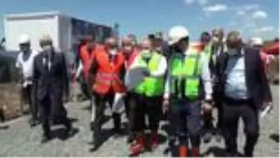 Varank: 'Bugün ilk defa Türkiye'de bir projeyi yerli makineyle bitirmiş oluyoruz. Varank: 'Bugün ilk defa Türkiye'de bir projeyi yerli makineyle bitirmiş oluyoruz.