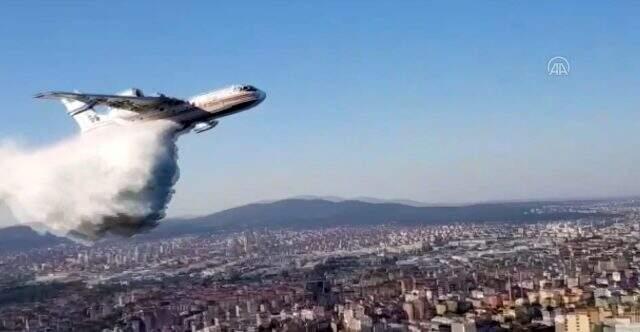 Amfibik yangın söndürme uçağı İstanbul'da ilk kez kullanıldı Amfibik yangın söndürme uçağı İstanbul'da ilk kez kullanıldı