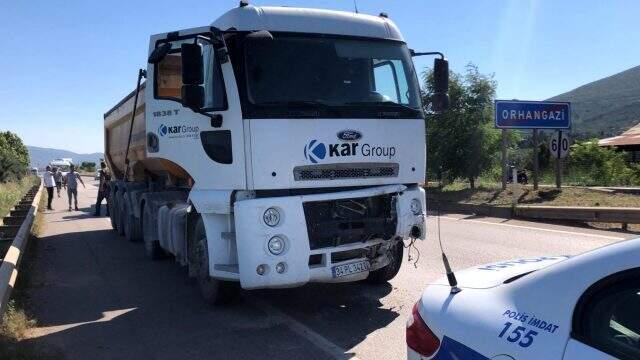 Belediye başkanı adayı hurdaya dönen otomobilden sağ çıktı Belediye başkanı adayı hurdaya dönen otomobilden sağ çıktı