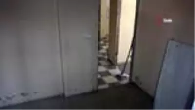Esenyurt'ta bodrum katlarındaki çamur ve balçık temizlendi Esenyurt'ta bodrum katlarındaki çamur ve balçık temizlendi
