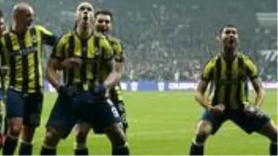 Fenerbahçe'nin eski yıldızı koronavirüse yakalandı! Şimdi kulübüne dönemiyor Fenerbahçe'nin eski yıldızı koronavirüse yakalandı! Şimdi kulübüne dönemiyor
