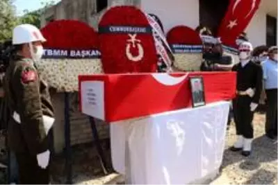 Manisa kahraman şehidini uğurladı