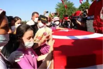 Manisa kahraman şehidini uğurladı
